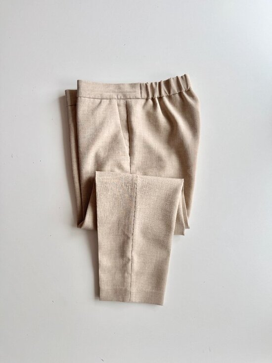 Aritzia Pants - Aritzia BABATON Conan Heather Gold Camel (Re)Essential Trousers Pants, Size 8